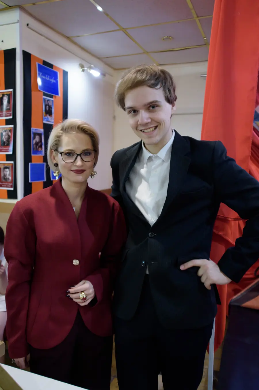 Выпускной школы Фоксинбург 2026: сцена, награждение, Лиса